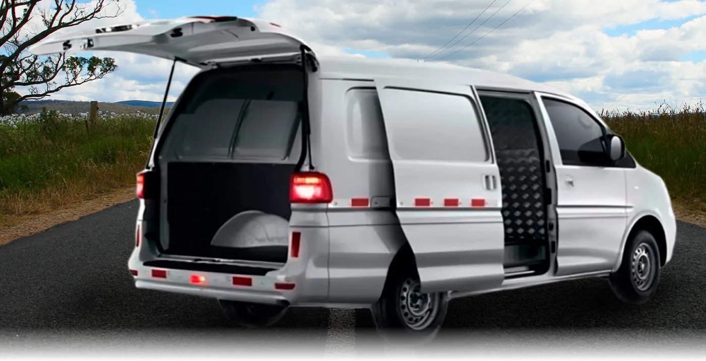 Interior de la Van M5 EV 400