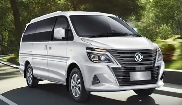 Detalle exterior del Dongfeng Microbus M5 EV 400
