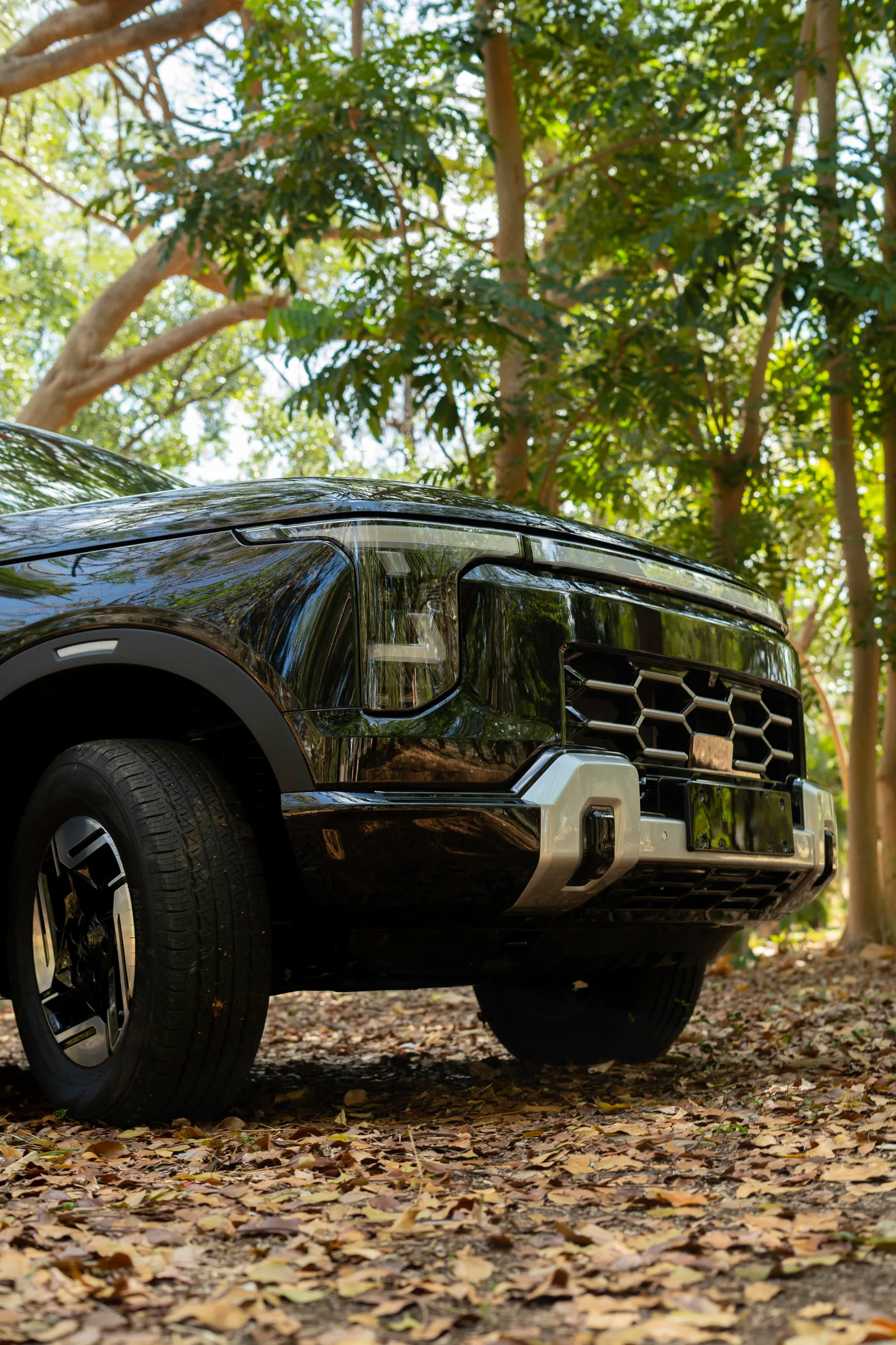 Z9 PHEV vista frontal baja en exterior